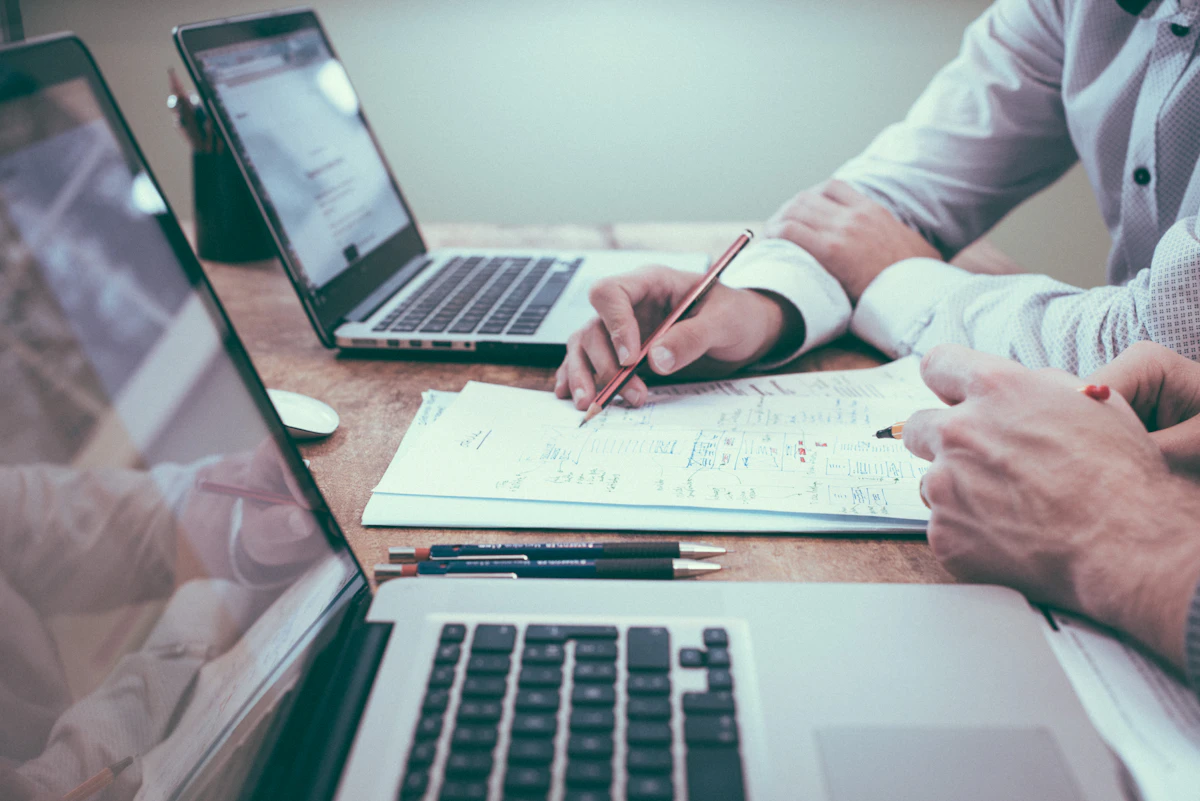 Analyse financière et revue de dispositifs